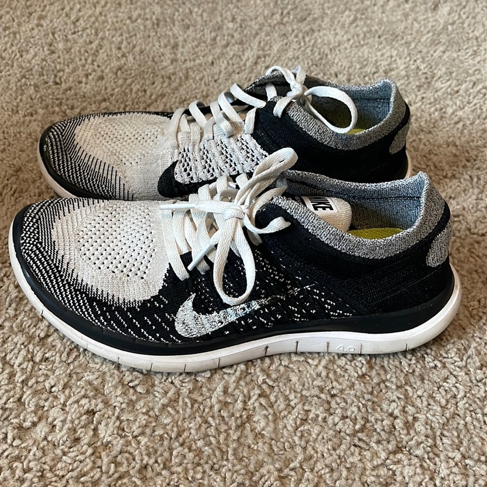 Women’s Nike Free 4.0 Flyknit sneakers size 8.5